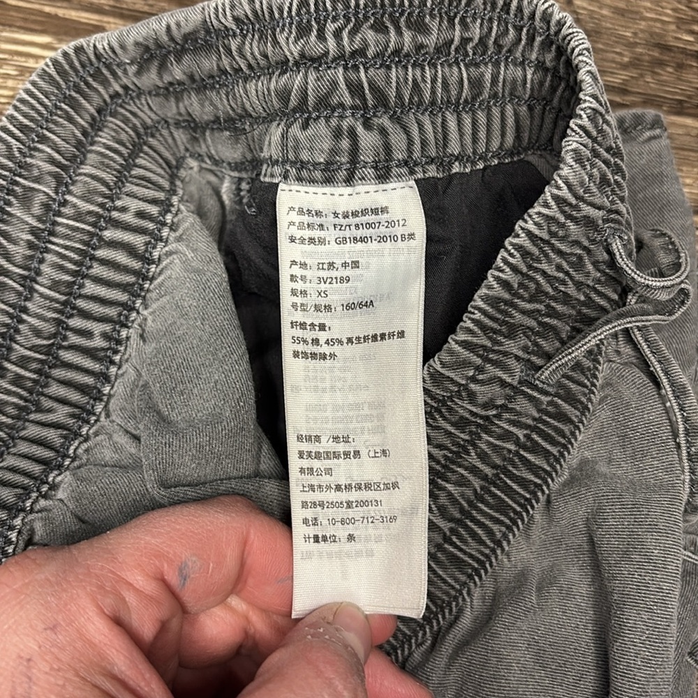 Hollister Women's Gray Casual Shorts size small - Picture 5 of 5